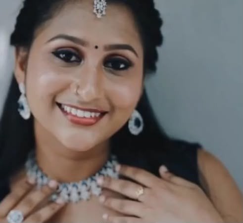 Diamond Choker & Hair Styling Glam — Studio work by Varnam Makeover Studio